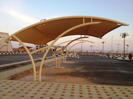 مظلات وسواتر في احياء الرياض