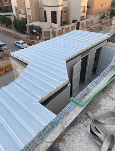 ملحق ساندوتش بنل سقف مباني الرياض