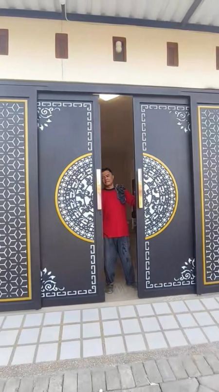 شراء باب حديد مع التركيب الرياض