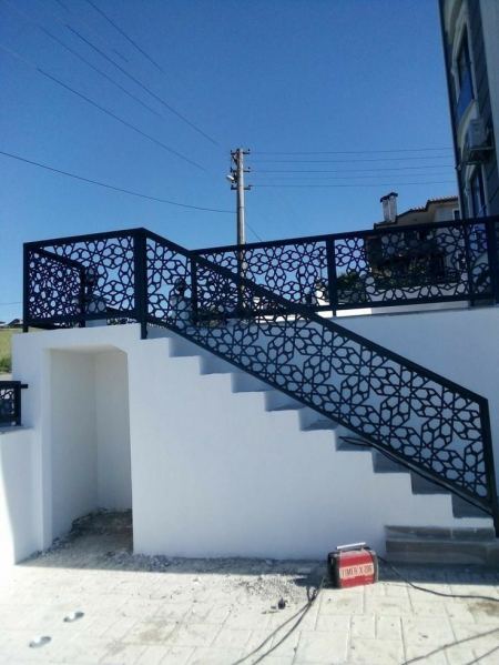 سواتر حديد شبك للمنازل بالرياض – حماية وخصوصية تامة