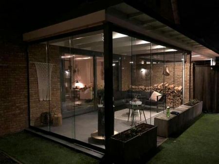 تكلفة بناء مجالس زجاجية للفلل والقصور في الرياض